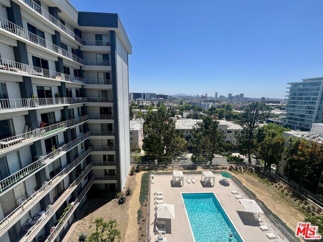 Building Photo - 100 S Doheny Dr Unit 808 Rental