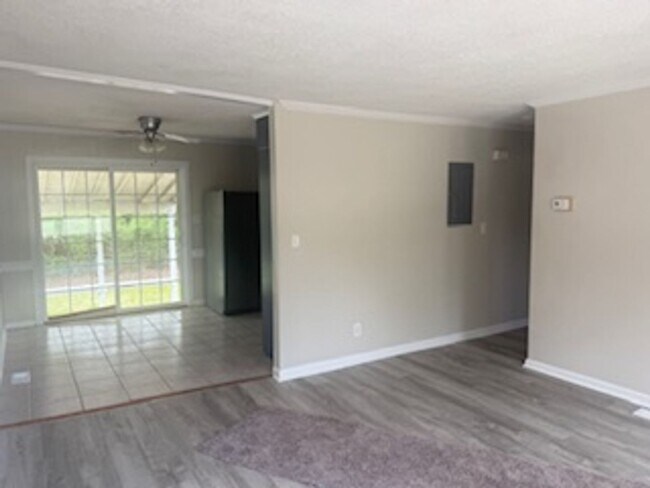 Photo - 124 Wilson Ct