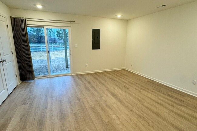 Photo - 2543 Westwind Blvd