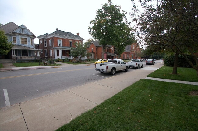 317 S 5th St Unit 317-2 Fifth