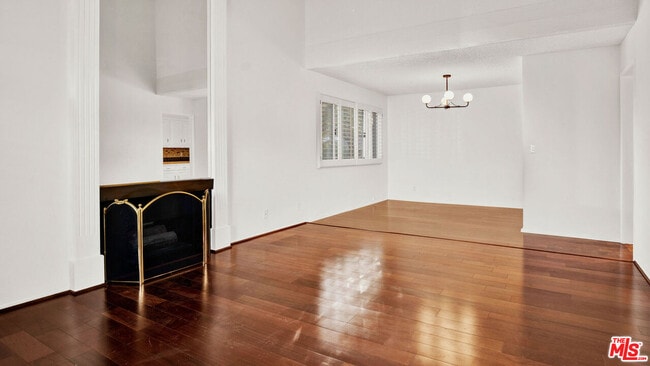 Photo - 263 E Sierra Madre Blvd Unit 4