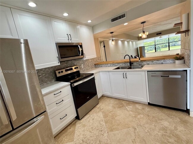 Photo - 1520 Whitehall Dr Unit 206