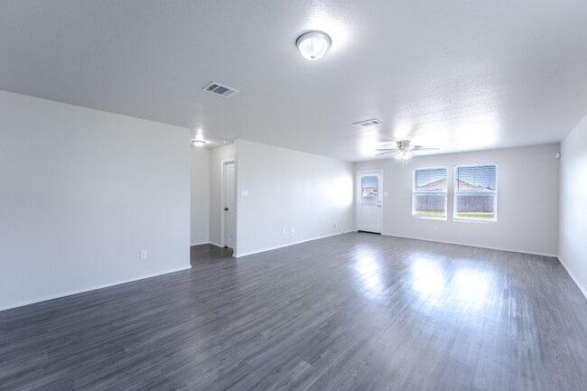Photo - 360 Agave Cir