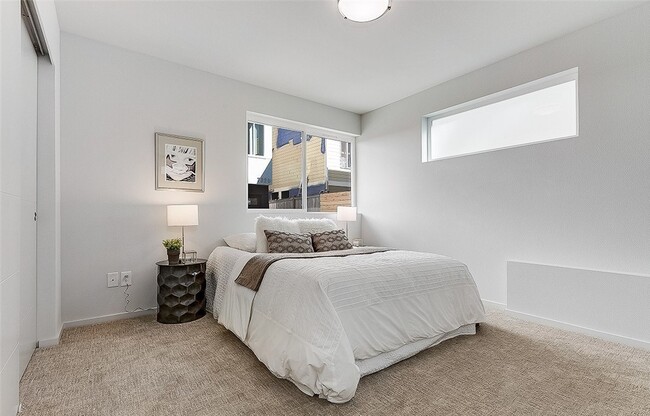 Building Photo - 730 26th Ave S