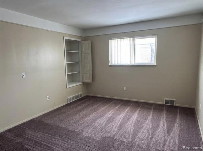 Photo - 16481 E 10 Mile Rd Unit 10