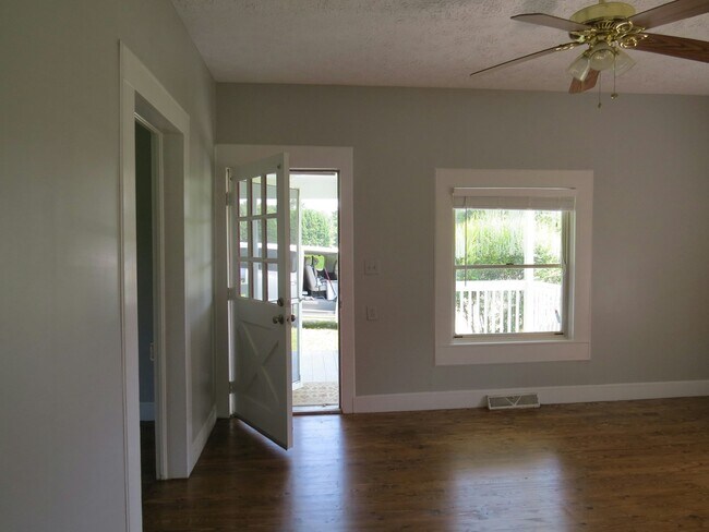 Photo - 5667 Due W Rd NW