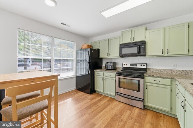 Photo - 11170 Hamlet Ct