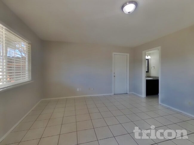 Photo - 1872 Little John Way