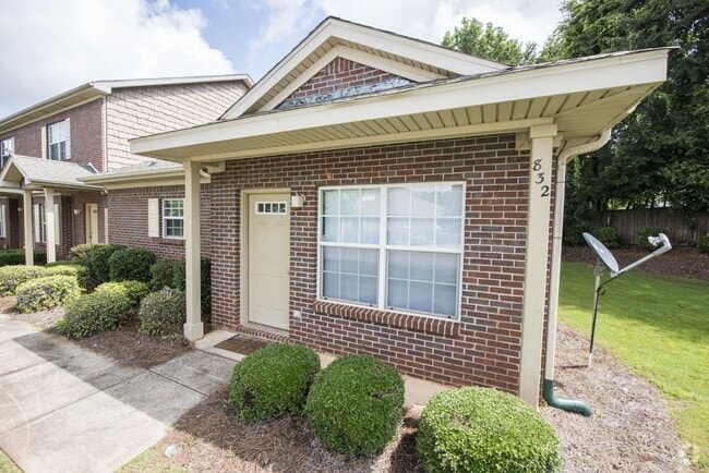 Building Photo - 832 Harvard Dr Rental