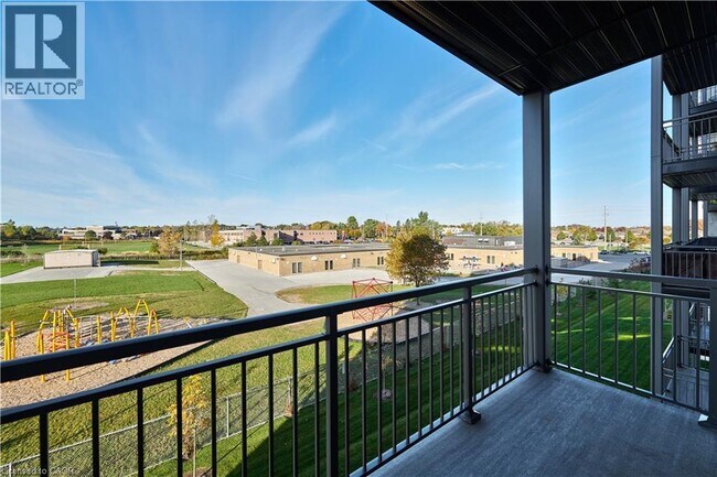 Photo - 299 Cundles Rd E Unité 304