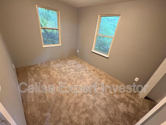 Photo - 1419 Huestis Ave