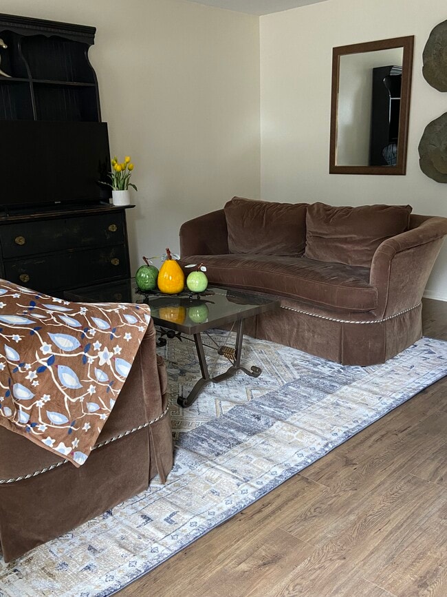 Living rm - 504 Briar Creek Mnr Townhome