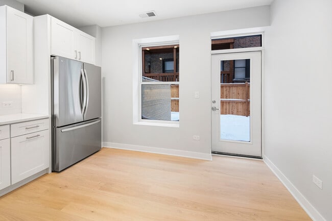 Photo - 4637 N Ashland Ave