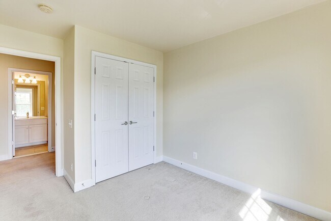 Photo - 14580 Crossfield Way