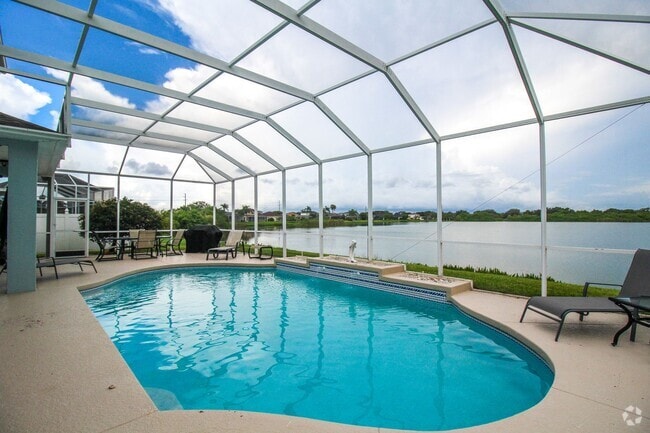 Building Photo - Furnished Pool home in Glenn Lakes
