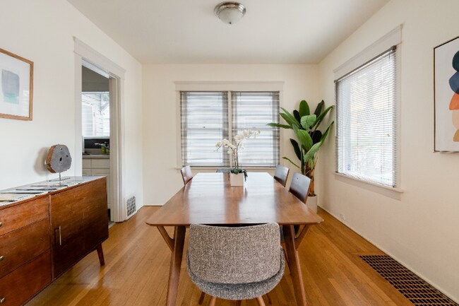 Photo - 2036-2038-2038 SE Morrison St Unit 2036