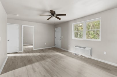 Photo - 1217 Pineview St