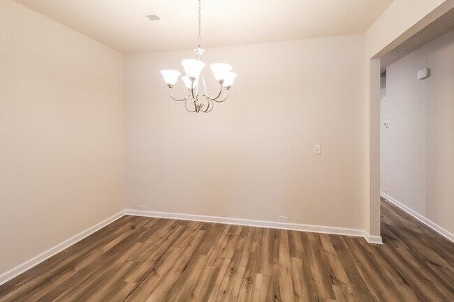 Photo - 2890 Saratoga Lake View