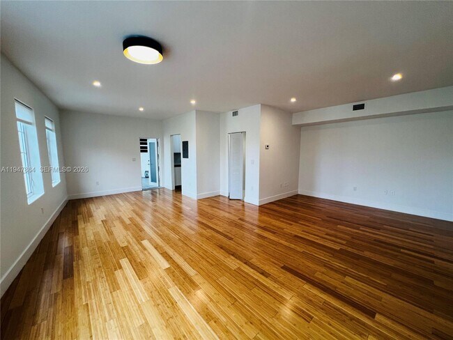 Photo - 960 Bay Dr Unit 910