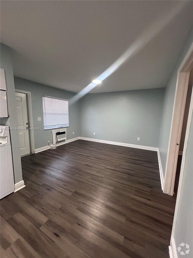Building Photo - 2137 Hayes St Unit 18 Rental