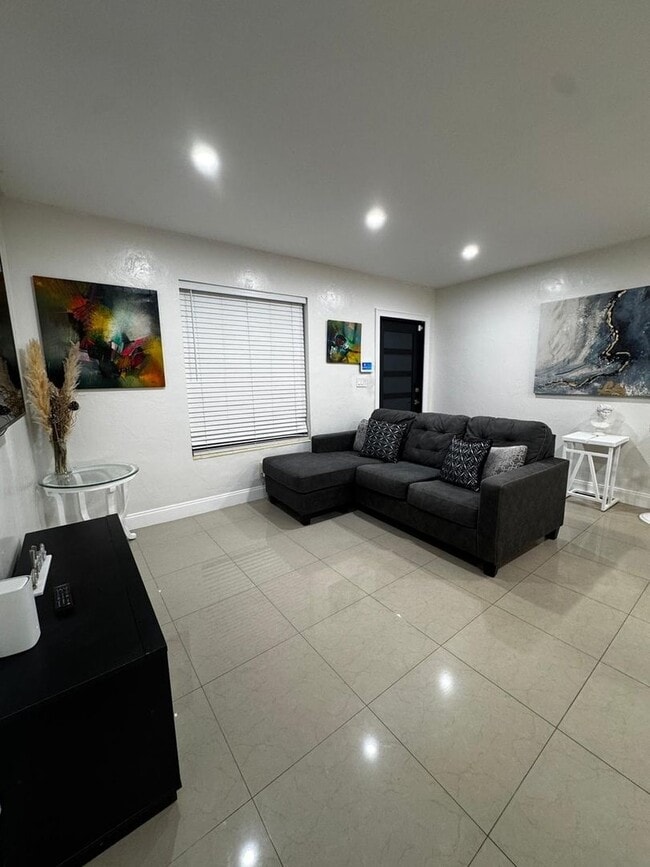 Photo - 1071 NW 85th St