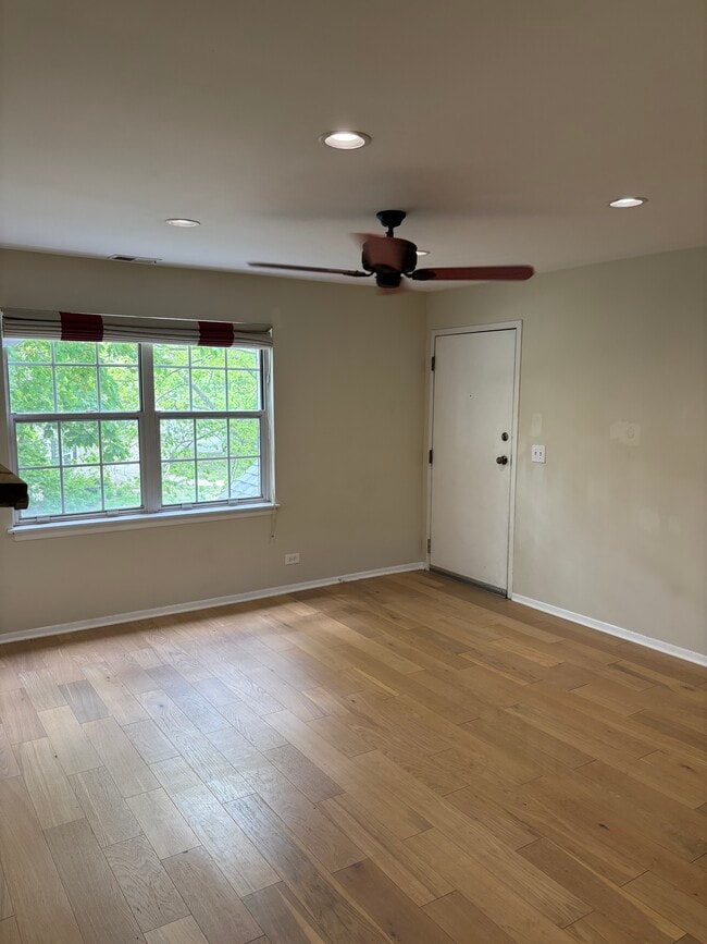 Building Photo - 120 E Winchester Rd Unit C Rental