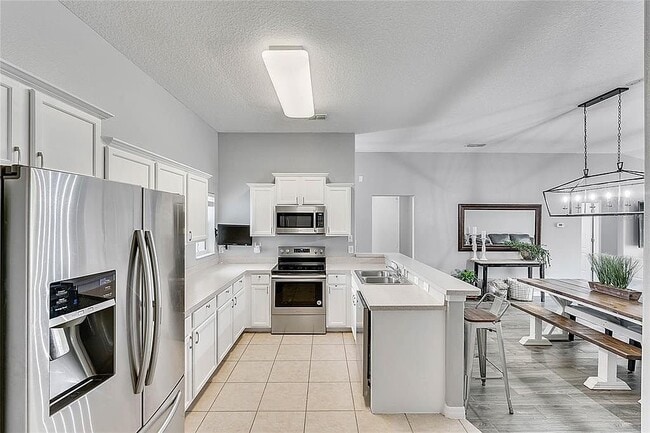 Photo - 2807 Youngford St