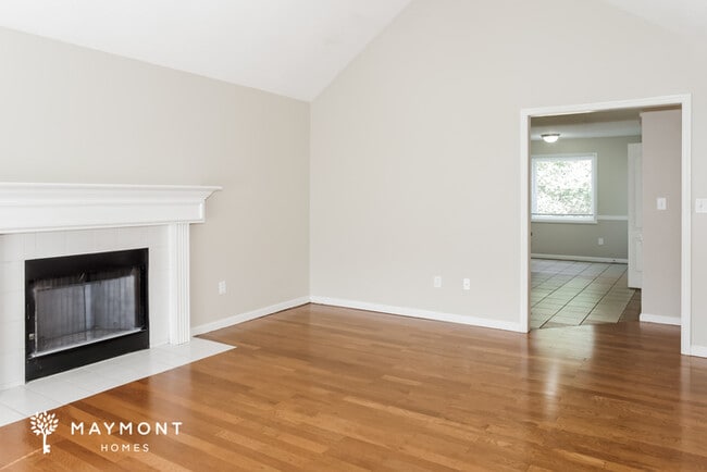 Photo - 207 Cedar Creek Cir