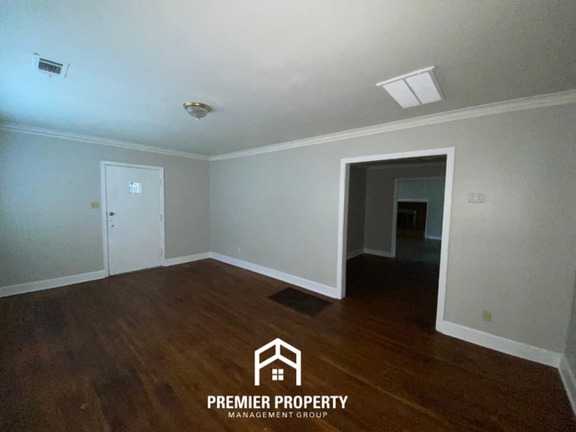 Photo - 1716 Warner Ave