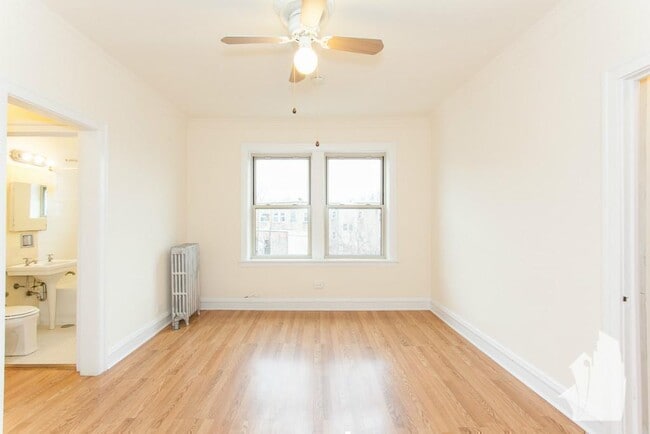 Photo - 2536 N Sawyer Ave Unit 406