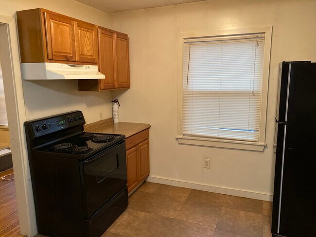 Photo - 80 Coventry Ave Unit 80 Coventry Ave