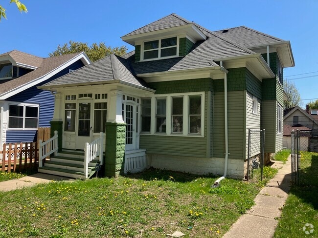 Building Photo - 2330 N 47th St Rental
