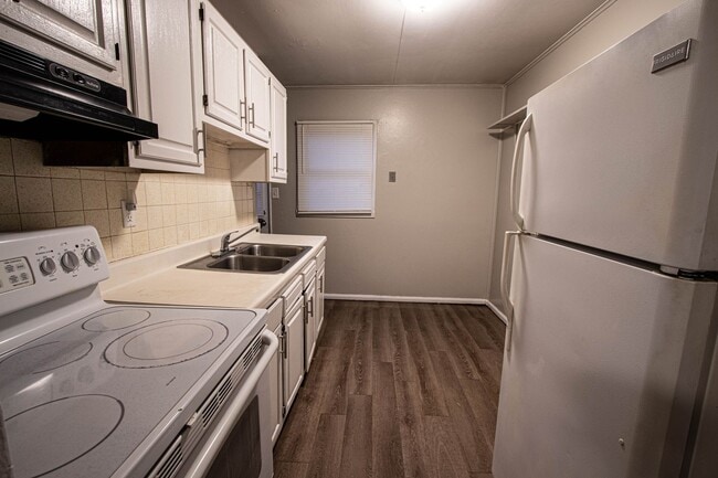 Photo - 3 Bedroom/1 Bathroom House For Rent