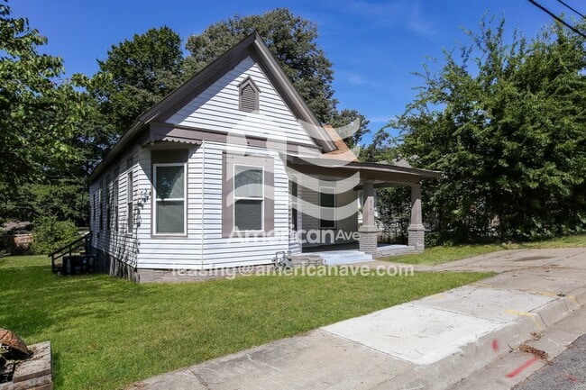 Photo - 814 S Elm St
