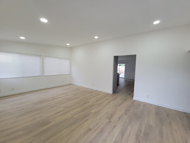 8287 Lapiz Drive