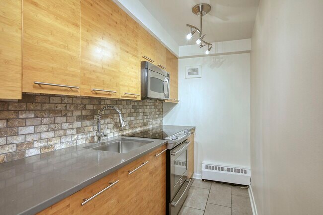 Photo - 3460 Rue Durocher Unit 705