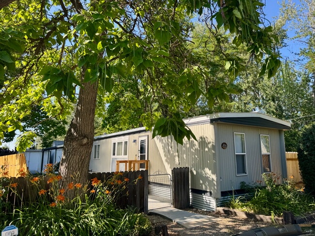 Building Photo - 524 E 40th St Rental