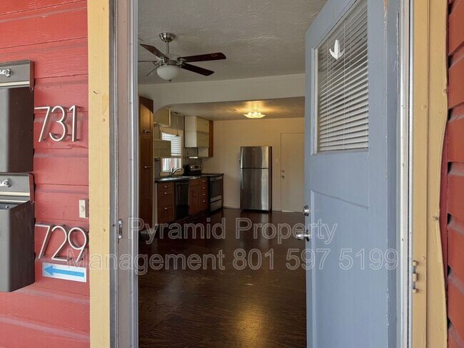 Photo - 729-731 W 100 S