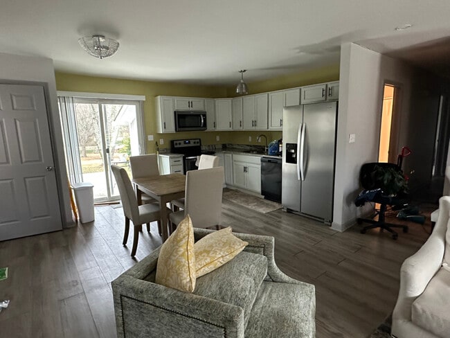 Photo - 1523 Robin Rd