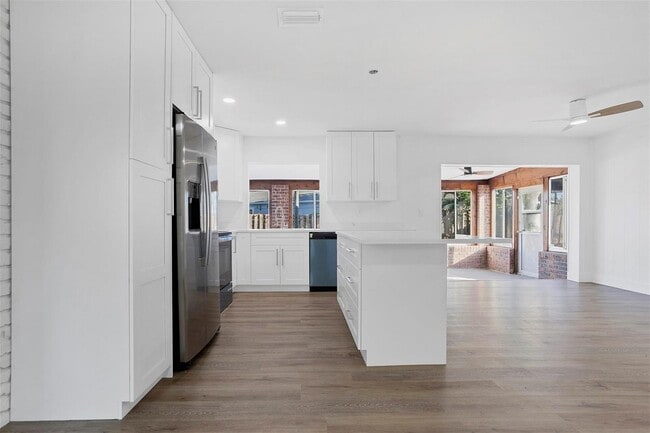 Photo - 7841 NW 46th St