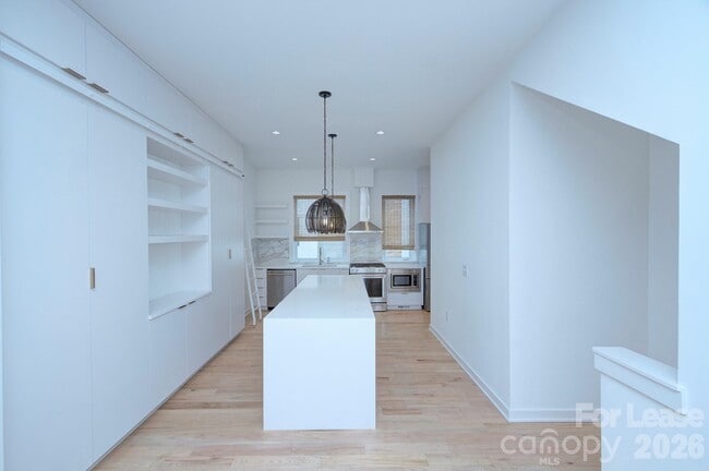 Photo - 2737 Shenandoah Ave