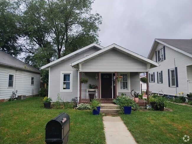Building Photo - 2105 S High St Rental