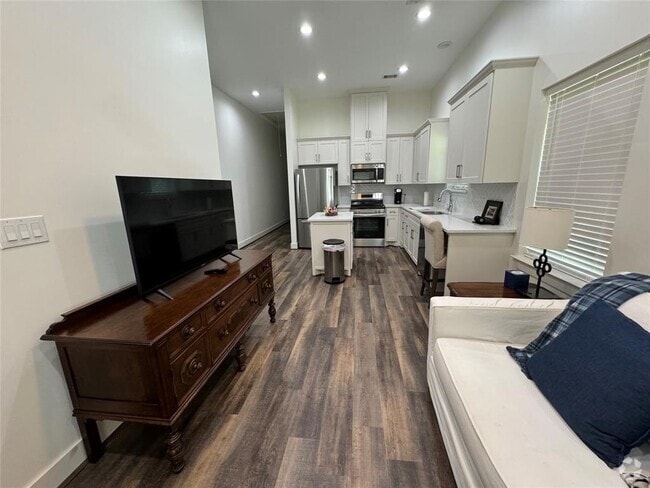 Building Photo - 113 S Rusk St Unit C Rental