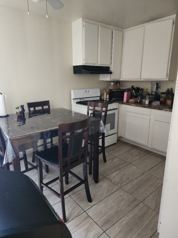 Photo - 745 S Lark Ellen Ave Unidad C