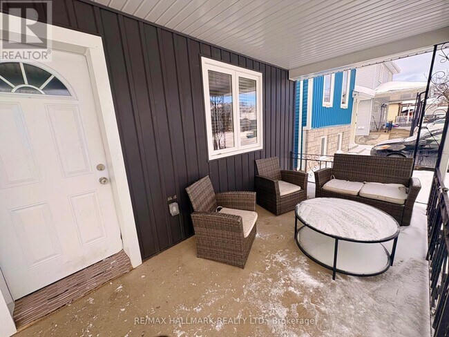 Photo - 72 Churchill St