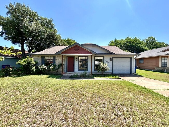 Nice & Cozy 2/BR 1/BA Home with Fenced Yar... - Nice & Cozy 2/BR 1/BA Home with Fenced Yar...