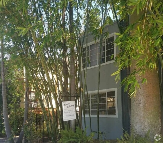Building Photo - 8616 Holloway Dr Unit 15 Rental