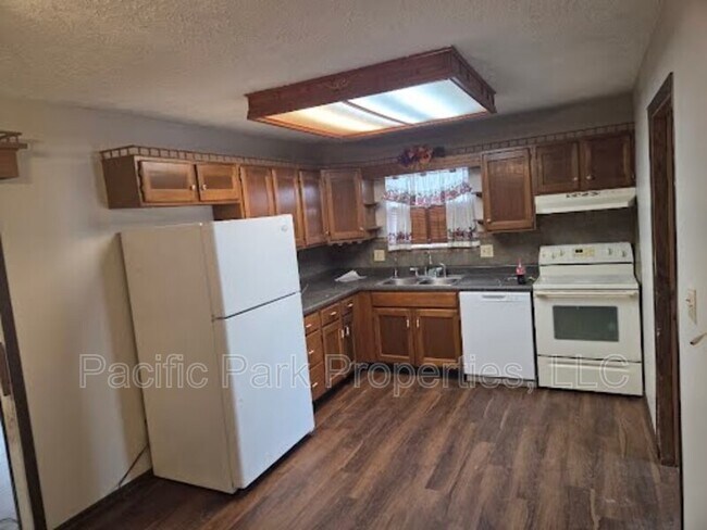 Photo - 3232 Milford Rd