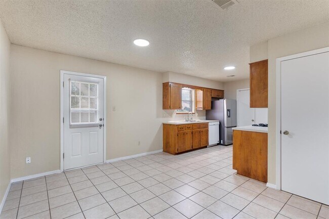 Photo - 2805 Davis St