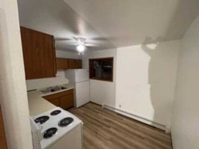 Photo - Golden Sands Apartments